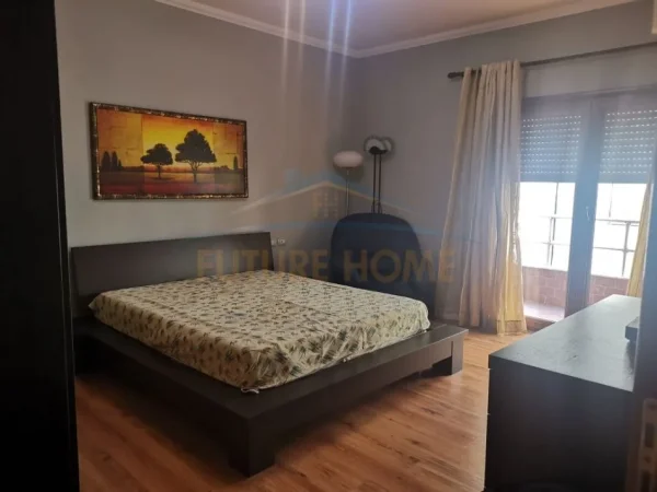Durres, shitet 2 Katshe , 550 m² 550.000 € (Shitet, Vile , Prane UKD , Durres)