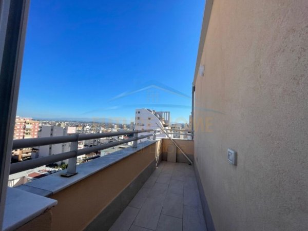 Durres, shitet 2+1 Kati 9, 130.000 € (Shitet, Apartament 2+1, Ish Rajoni, Durres)