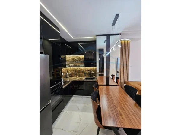 Durres, shitet apartament 1+1 , 80 m² 159.200 € (Shitet Apartament 1+1 Me Pamje Nga Deti,Qerret, Durres)