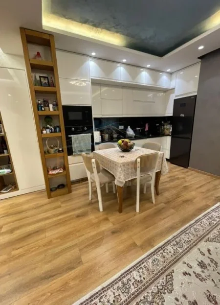 Tirane, shitet apartament 2+1 Kati 6, 105 m² 200.000 € (Fusha e Aviacionit)
