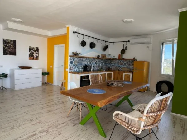 Shkembi Kavajes, shitet apartament 1+1 Kati 14, 134 m² 195.000 € 