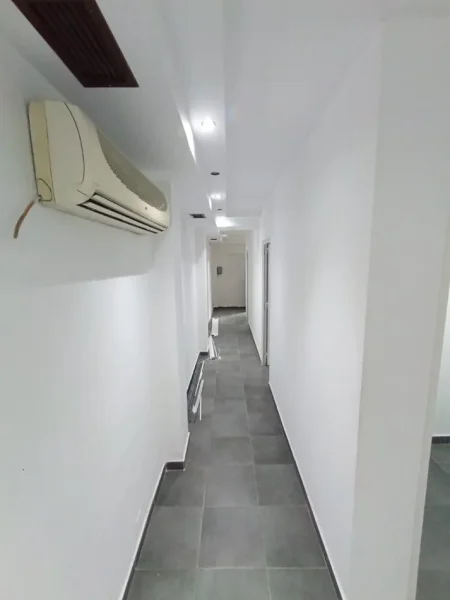 Tirane, jepet me qera ambjent biznesi Kati 1, 151 m² 1.500 € (myslym shyri)