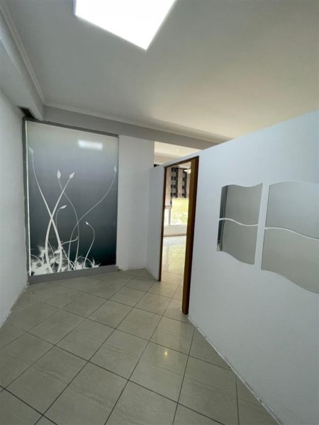 Tirane, jepet me qera ambjent biznesi Kati 2, 60 m² 550 € (rruga qe lidh M.shyrin me rrugen e kavajes)