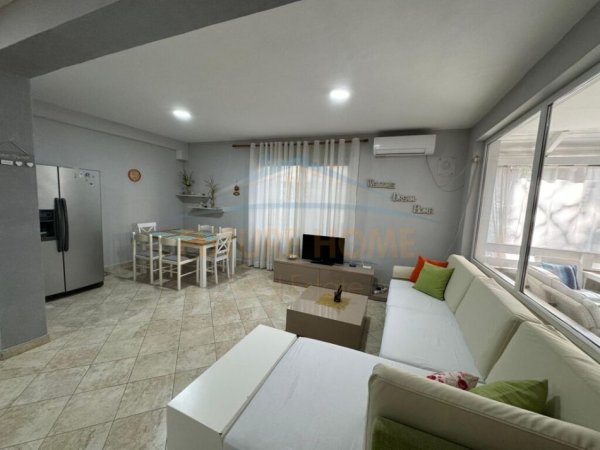 Qerret, jepet me qera apartament 2+1 Kati 0, 85 m² 630 € 