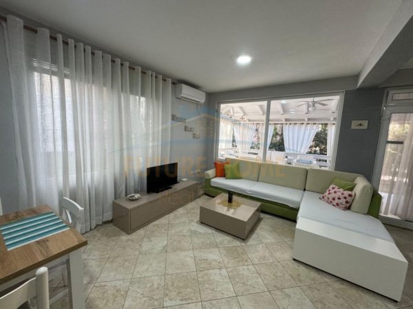 Qerret, jepet me qera apartament 2+1 Kati 0, 85 m² 630 € 