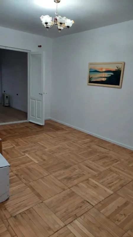Tirane, jepet me qera apartament 2+1 Kati 3, 120 m² 1.200 € (Myslym Shyri)