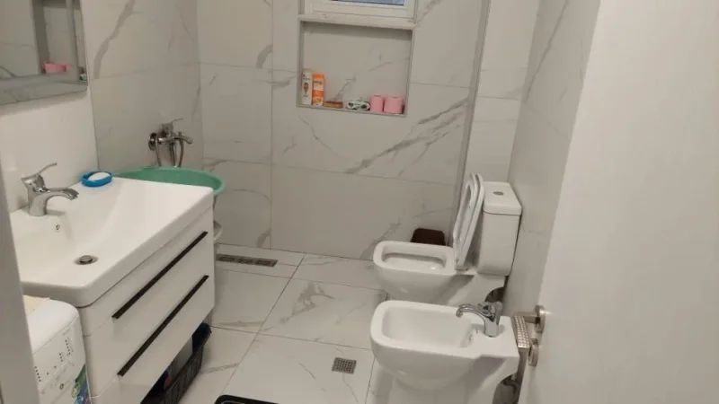 Tirane, jepet me qera apartament 2+1 Kati 3, 120 m² 1.200 € (Myslym Shyri)