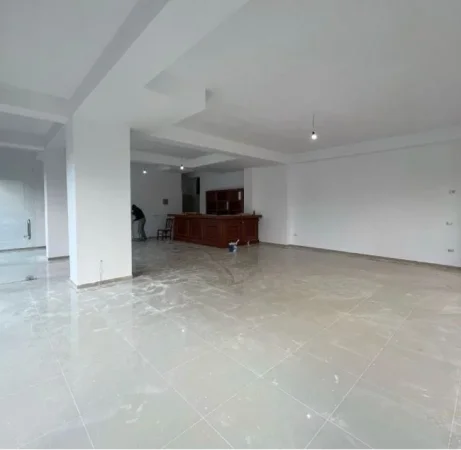 Tirane, jepet me qera ambjent biznesi Kati 0, 112 m² 1.000 € (Astir)