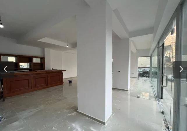 Tirane, jepet me qera ambjent biznesi Kati 0, 112 m² 1.000 € (Astir)