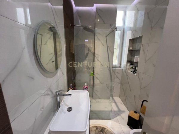 Tirane, shes apartament 3+1+Aneks+Ballkon Kati 1, 108 m² 215.000 € (LIQENI I THATE)