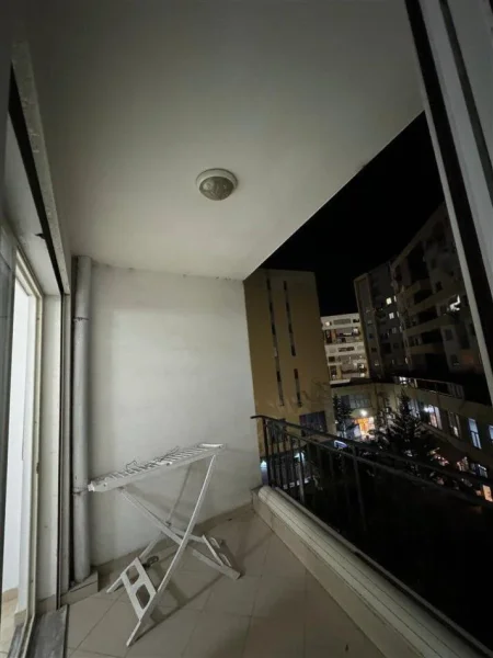 Tirane, jepet me qera zyre Kati 2, 116 m² 800 € (ASTIR)