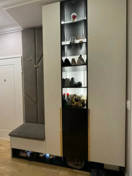 Tirane, shes SHITET MOBILJE PER KORIDORIN 500 €