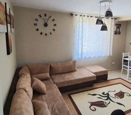 Tirane, jepet me qera apartament 2+1+Ballkon Kati 2, 100 m² 550 € (21 Dhjetori)