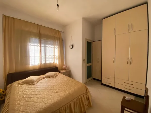 Tirane, jepet me qera Vile 2 Katshe Kati 1, 127 m² 650 € (Sauk)