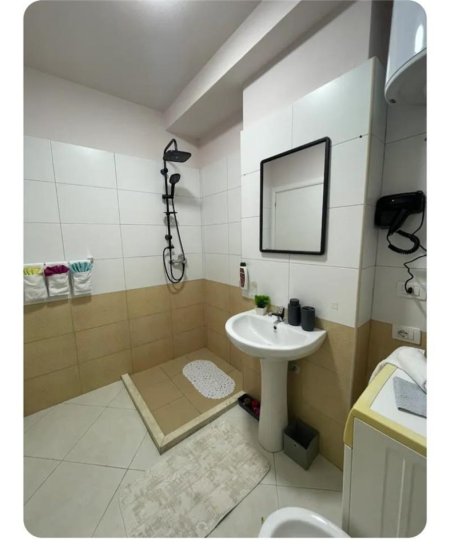 Durres, jepet me qera garsonier 1+1 Kati 5, 32 m² 250 € (Plazh, Durres)