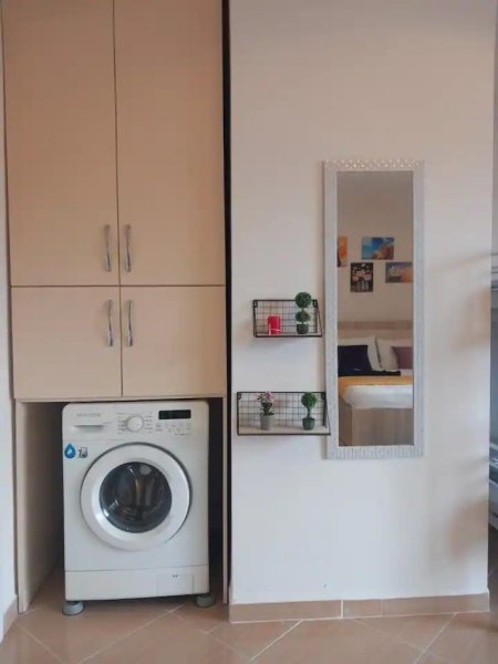 Durres, jepet me qera garsonier 1+1 Kati 3, 42 m² 250 € (Rrota Kuqe, Plazh)