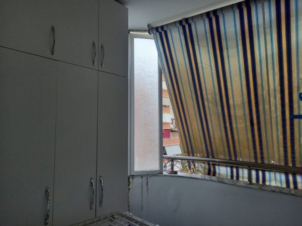 Tirane, jepet me qera 1+1 Kati 5, 450 € (Riza Ceroza)