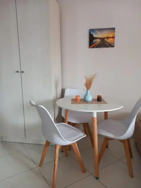 Durres, jepet me qera garsonier 1+1 Kati 5, 32 m² 250 € (Rrota Kuqe, Plazh)
