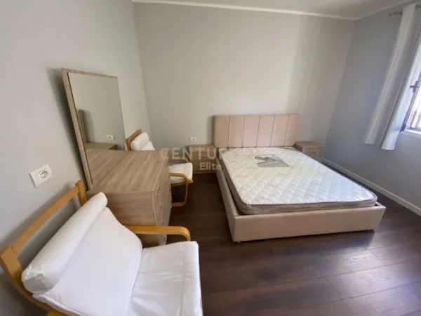 Tirane, jepet me qera shtepi 1 Katshe Kati 1, 70 m² 570 € (myslym shyri)