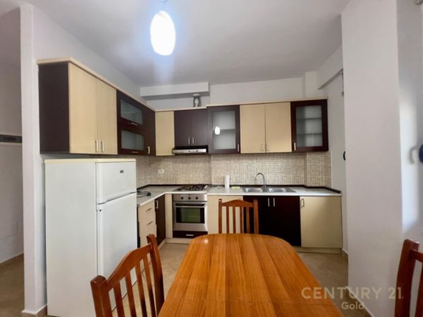 Tirane, jepet me qera apartament 1+1+Ballkon Kati 6, 550 € (Rruga e Dibres)