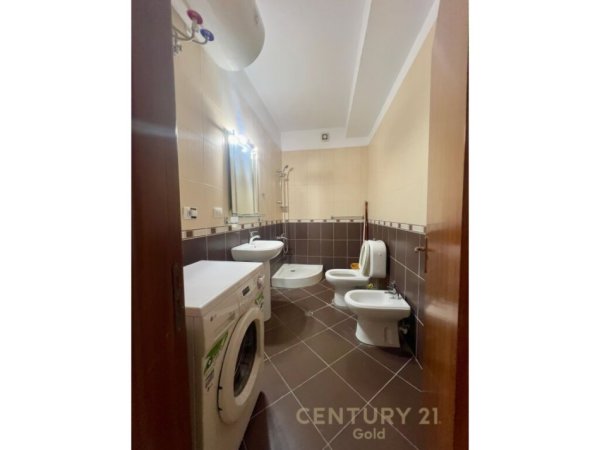 Tirane, jepet me qera apartament 1+1+Ballkon Kati 6, 550 € (Rruga e Dibres)