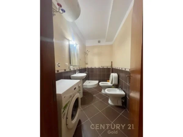 Tirane, jepet me qera apartament 1+1+Ballkon Kati 6, 550 € (Rruga e Dibres)