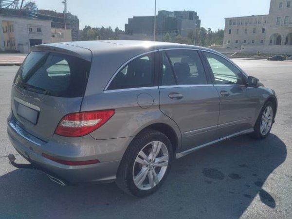 Tirane, shes SUV Mercedes-Benz R 350 CDI 4Matic Viti 2012, 23.000 Euro