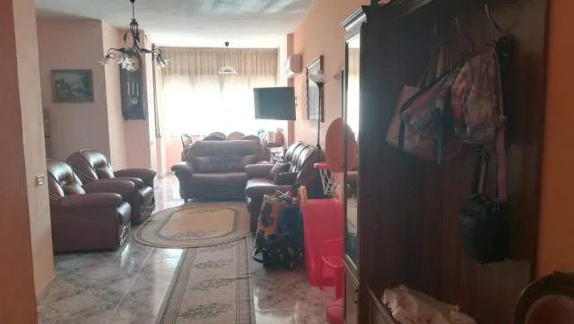 Tirane 240m2, Shiten 2 apartamenteAP1,3+1+2WC+BLK Kati 3, 118 m² AP2,1+1+blk,sip 86+garazhd 35m2 CMIMI 750.000 Euro(QENDER,prapa Min,se Drejtesise