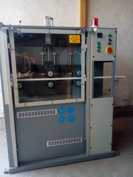 Serbi, - Extruder, plastic