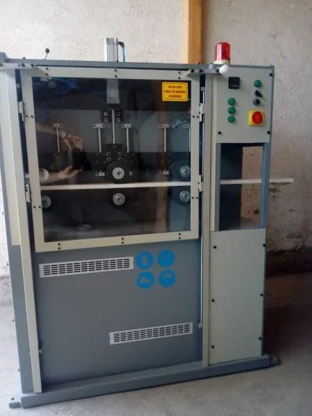 Serbi, - Extruder, plastic