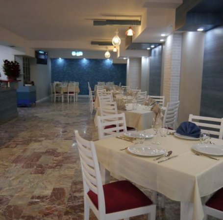 Tirane, shes ambjent biznesi Kati 0, 265 m² 2000 Euro/m2 (Mihal Grameno)