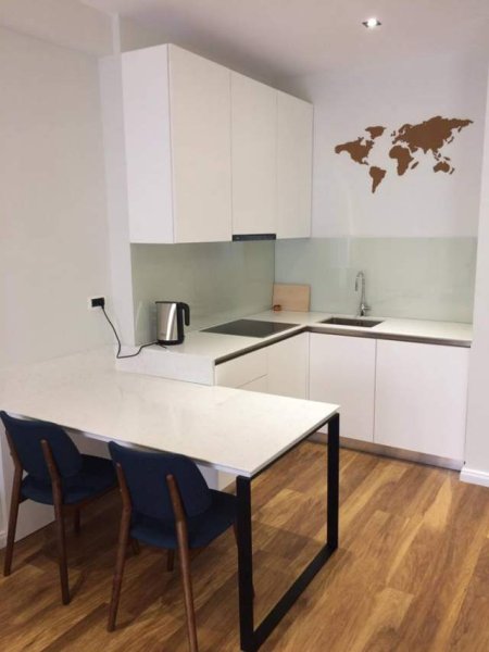 Tirane, jap me qera apartament Lux, 60 m² 50 Euro Nata (Rruga "Bardhok Biba" Tirane/Qender)