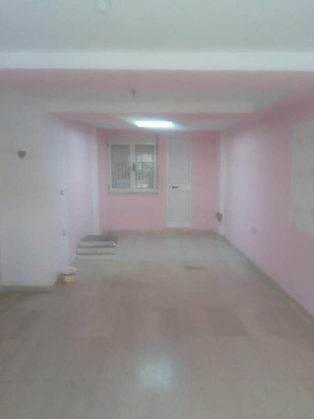 Tirane, shes dyqan Kati 1, 30 m² 4500 Euro/m2 (Bar piazza)