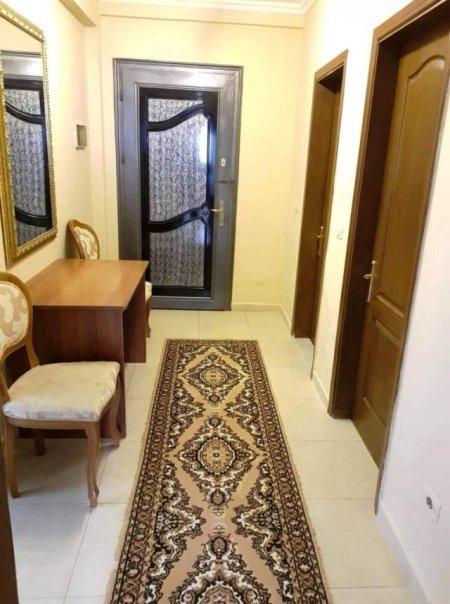 Tirane, jap me qera ditore apartament 110 m² 50 Euro (Bulevardi zogu i Pare)