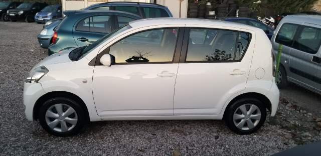 WWW.AUTO-999.AL , shes makine Daihatsu SIRION -Viti 2010