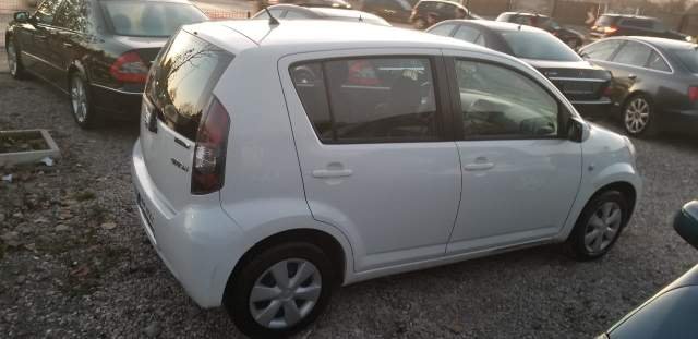 WWW.AUTO-999.AL , shes makine Daihatsu SIRION -Viti 2010