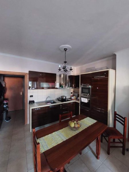 Tirane, jepet me qera apartament 2+1+BLK Kati 6, 85 m² 380 Euro (Kodra Diellit)