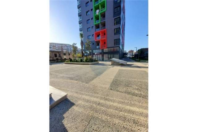Tirane, jepet me qera zyre 68 m² 600 Euro