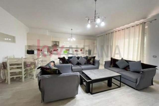 Tirane, jepet me qera apartament 3+1 Kati 3, 1.000 Euro (Bllok)