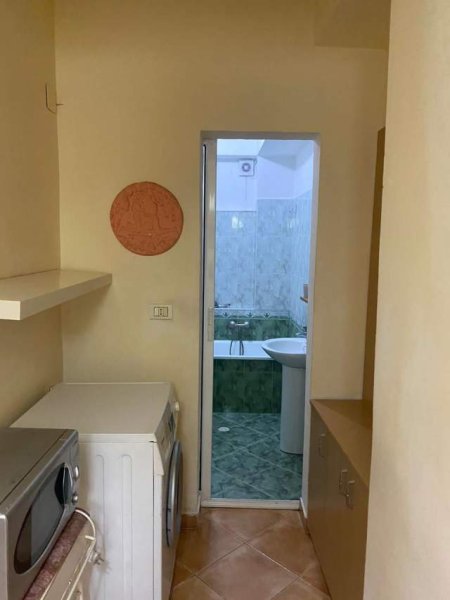 Tirane, jepet me qera apartament 1+1 Kati 4, 65 m² 350 Euro (Myslym Shyr)