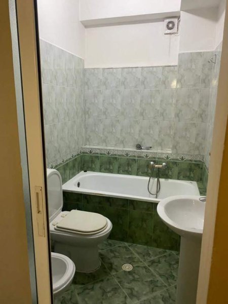 Tirane, jepet me qera apartament 1+1 Kati 4, 65 m² 350 Euro (Myslym Shyr)