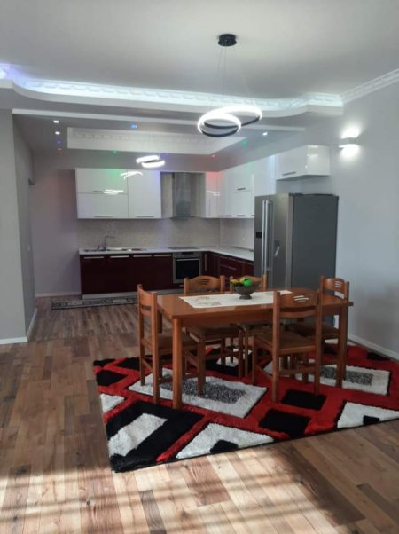 Tirane, jepet me qera shtepi 3+1+BLK Kati 2, 170 m² 50.000 Leke (Porcelan)