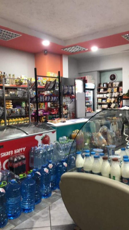 Tirane, jepet me qera dyqan Kati 0, 58 m² 900 Euro (Stacioni Trenit)