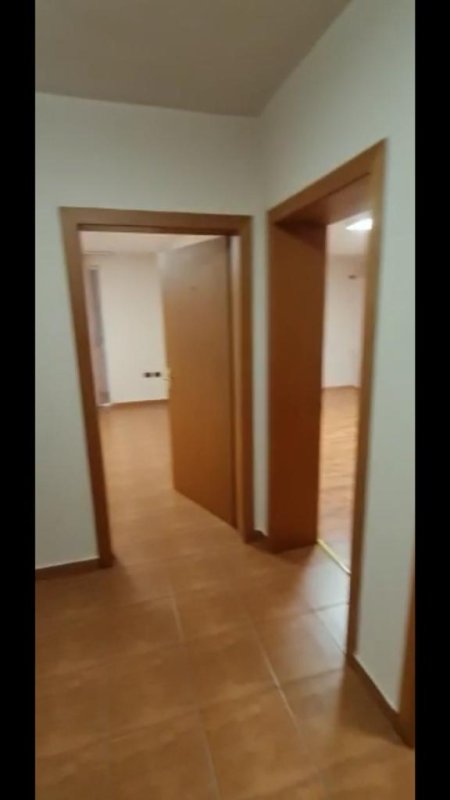 Tirane, jepet me qera apartament 2+1 Kati 2, 63 m² 500 Euro (Muhamet Gjollesha)