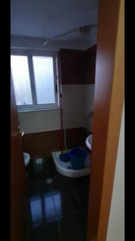 Tirane, jepet me qera apartament 2+1 Kati 2, 63 m² 500 Euro (Muhamet Gjollesha)