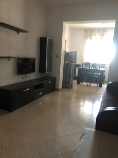 Tirane, jepet me qera apartament 2+1+BLK Kati 4, 100 m² 41.000 Leke (Tregu Elektrik)
