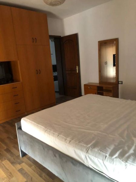 Tirane, jepet me qera apartament 2+1+BLK Kati 4, 100 m² 41.000 Leke (Tregu Elektrik)