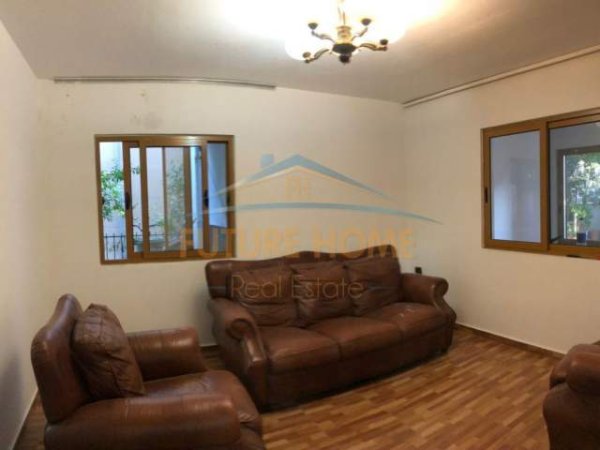 Durres, jepet me qera shtepi 2+1+BLK Kati 1, 133 m² 170 Euro (Ish Keneta, Durres)