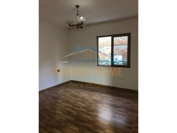 Durres, jepet me qera shtepi 2+1+BLK Kati 1, 133 m² 170 Euro (Ish Keneta, Durres)