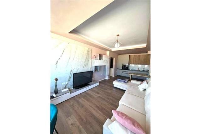 ofert apartament 65 m² 650 Euro (komuna e parisit)